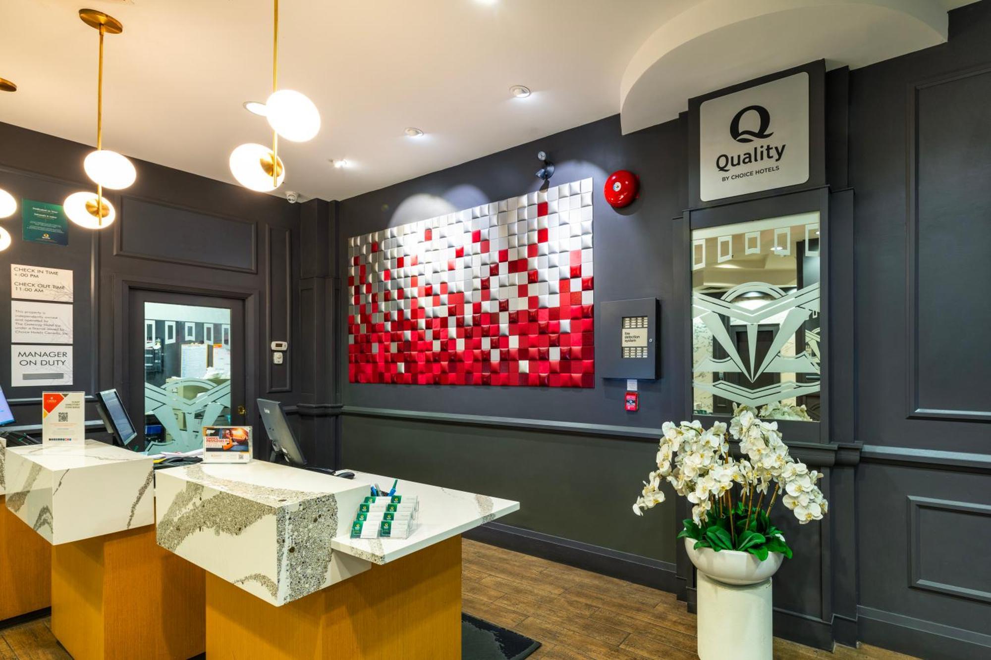 וונקובר Quality Inn & Suites (Adults Only) מראה חיצוני תמונה