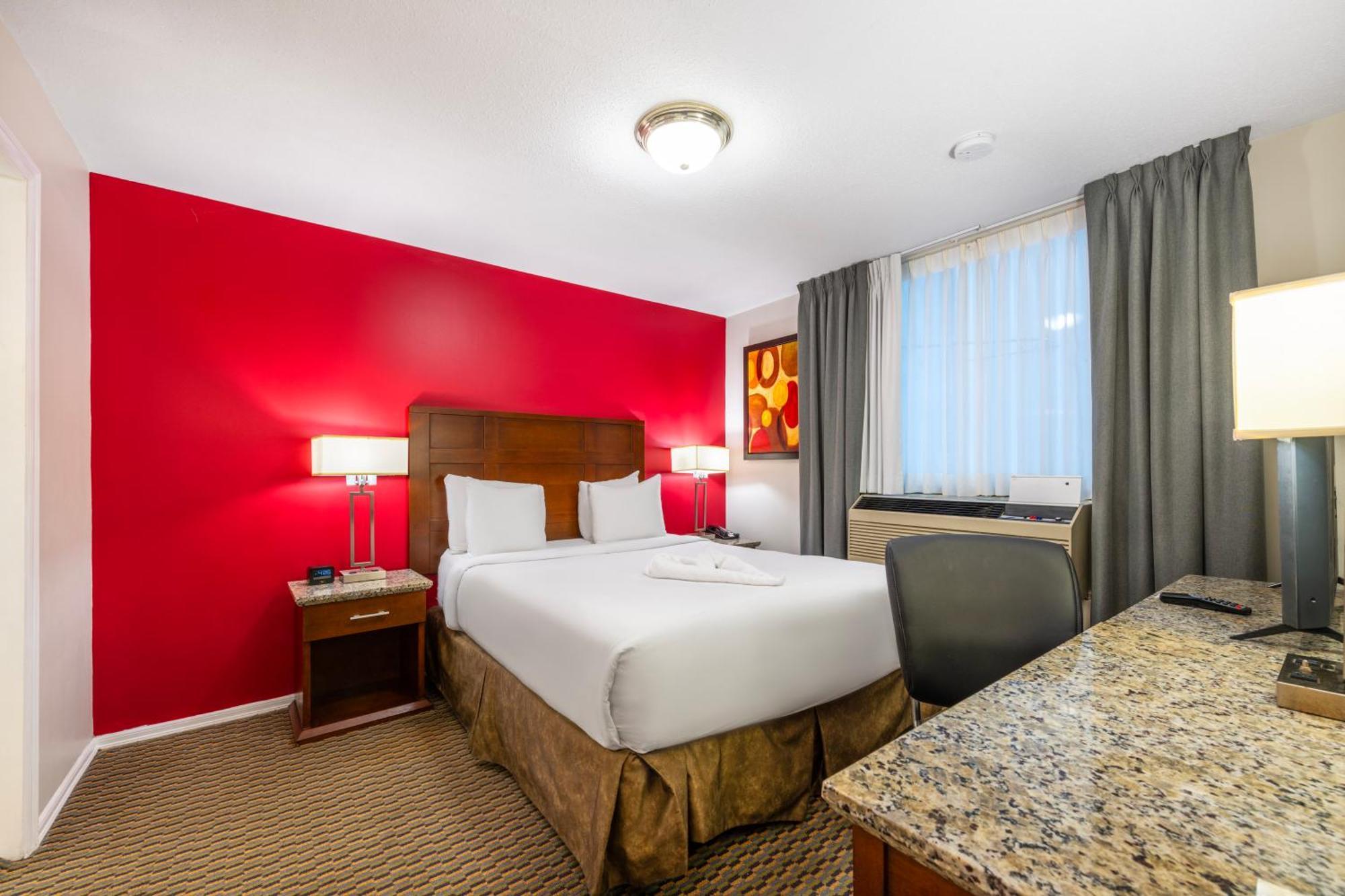 וונקובר Quality Inn & Suites (Adults Only) מראה חיצוני תמונה