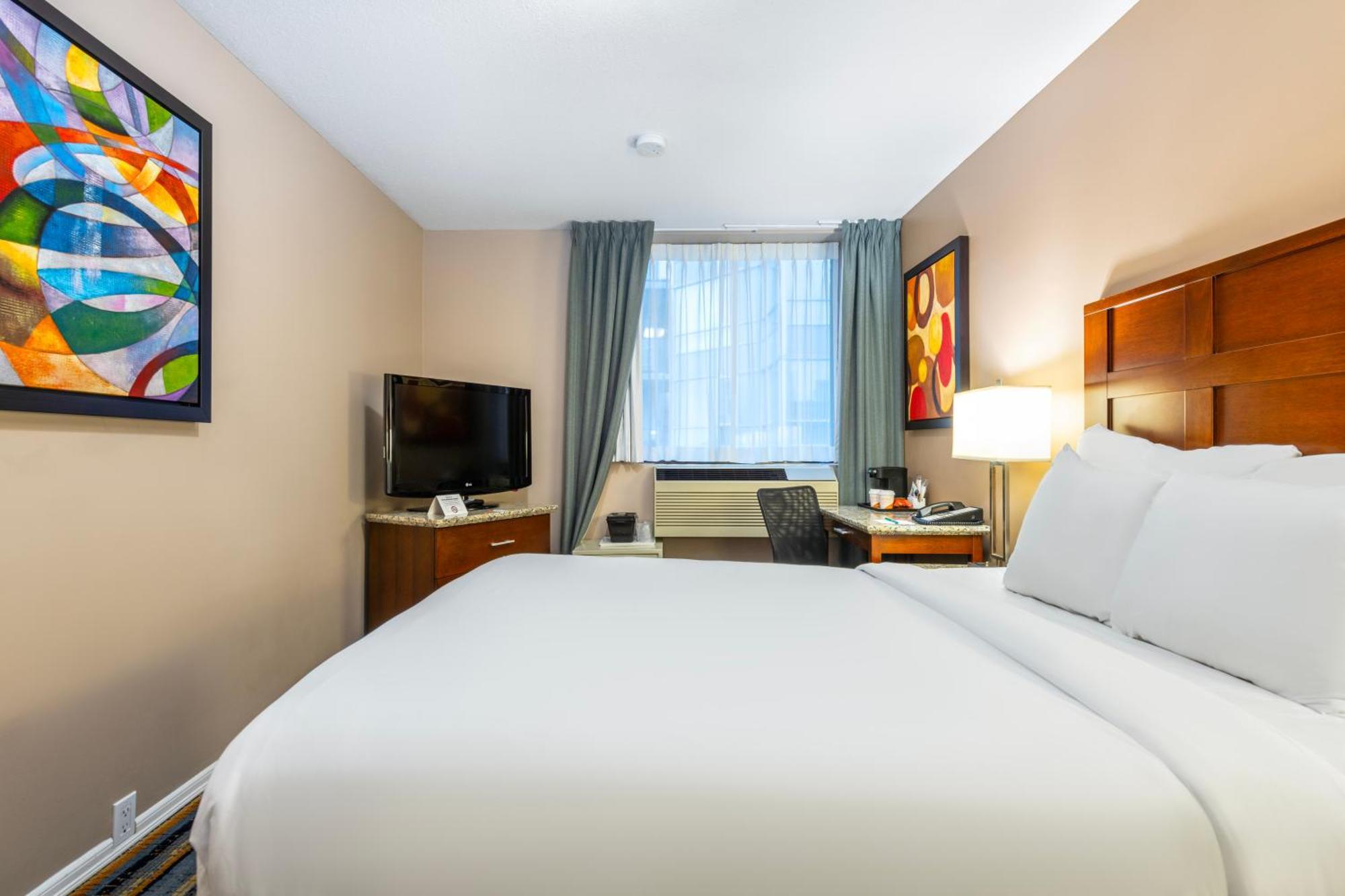 וונקובר Quality Inn & Suites (Adults Only) מראה חיצוני תמונה