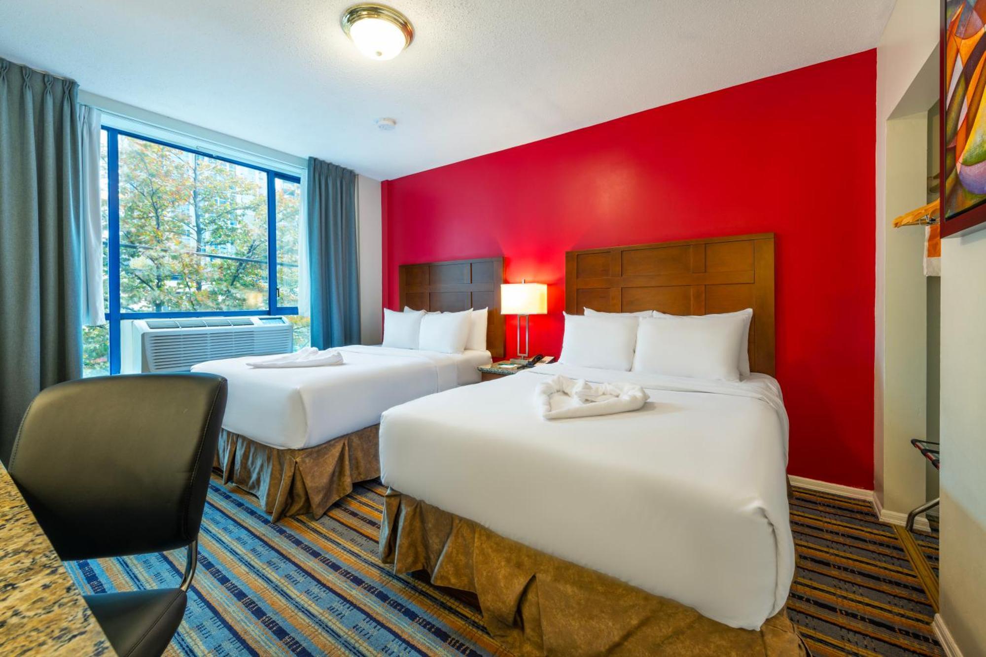 וונקובר Quality Inn & Suites (Adults Only) מראה חיצוני תמונה