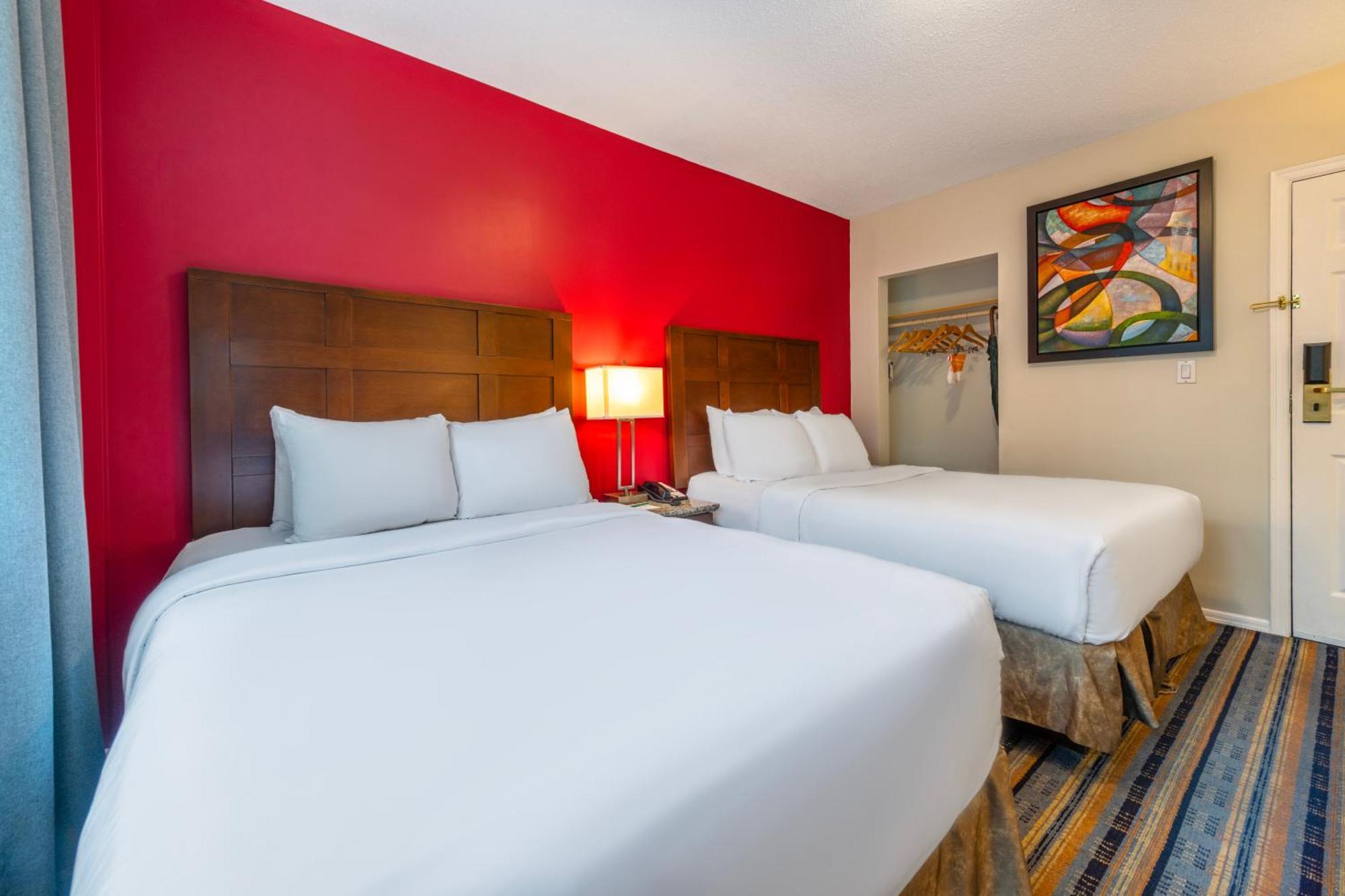 וונקובר Quality Inn & Suites (Adults Only) מראה חיצוני תמונה