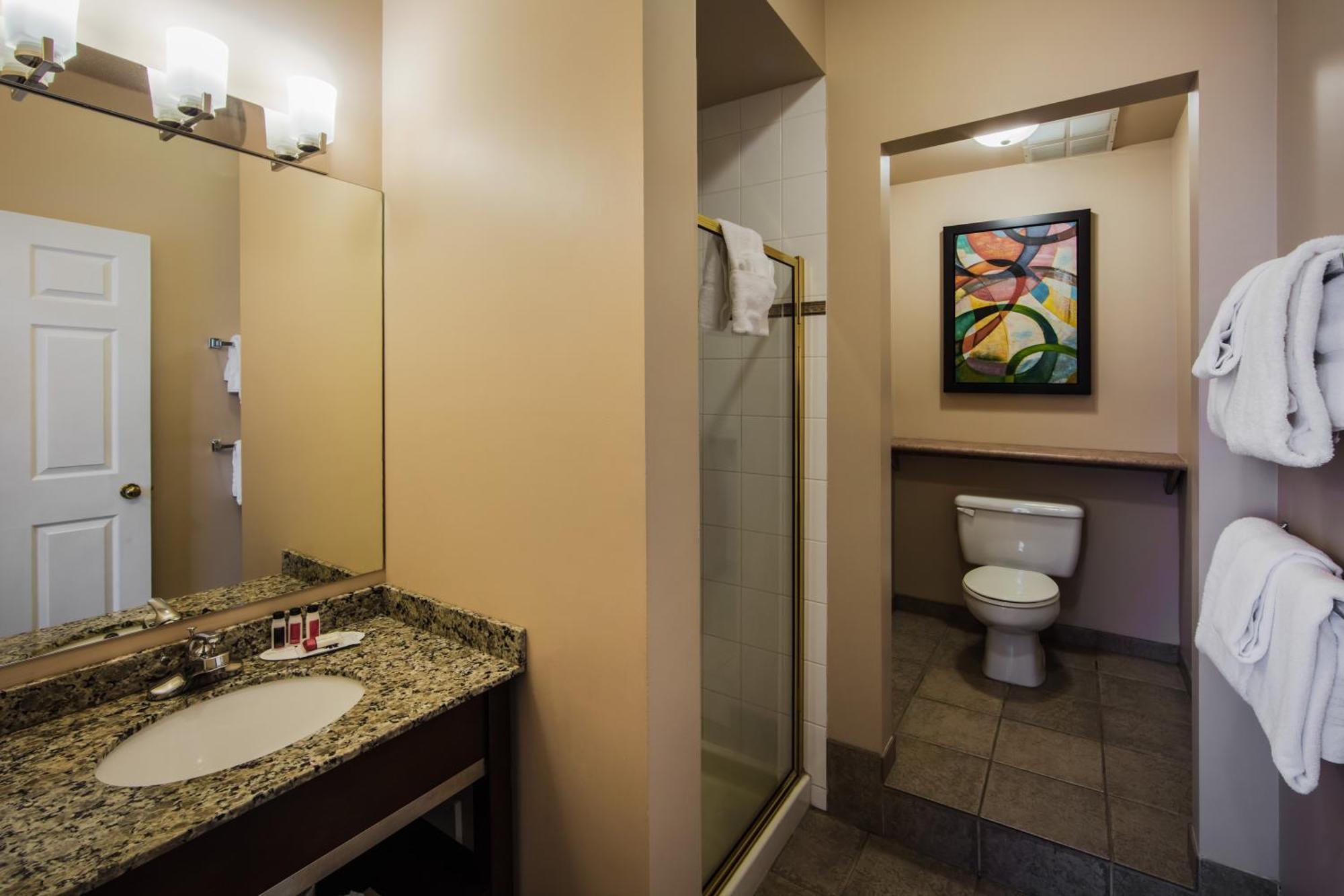 וונקובר Quality Inn & Suites (Adults Only) מראה חיצוני תמונה